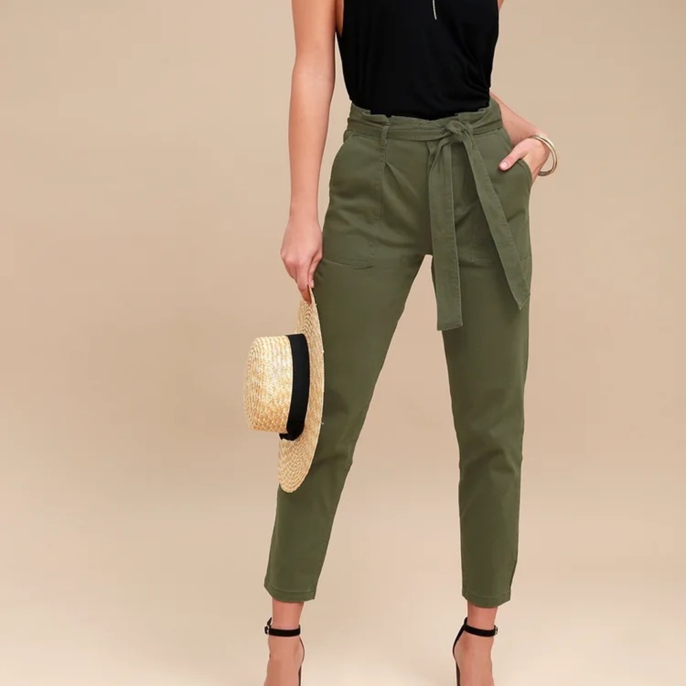 Lulu’s Olive Green Tie-Waist Crop Pants